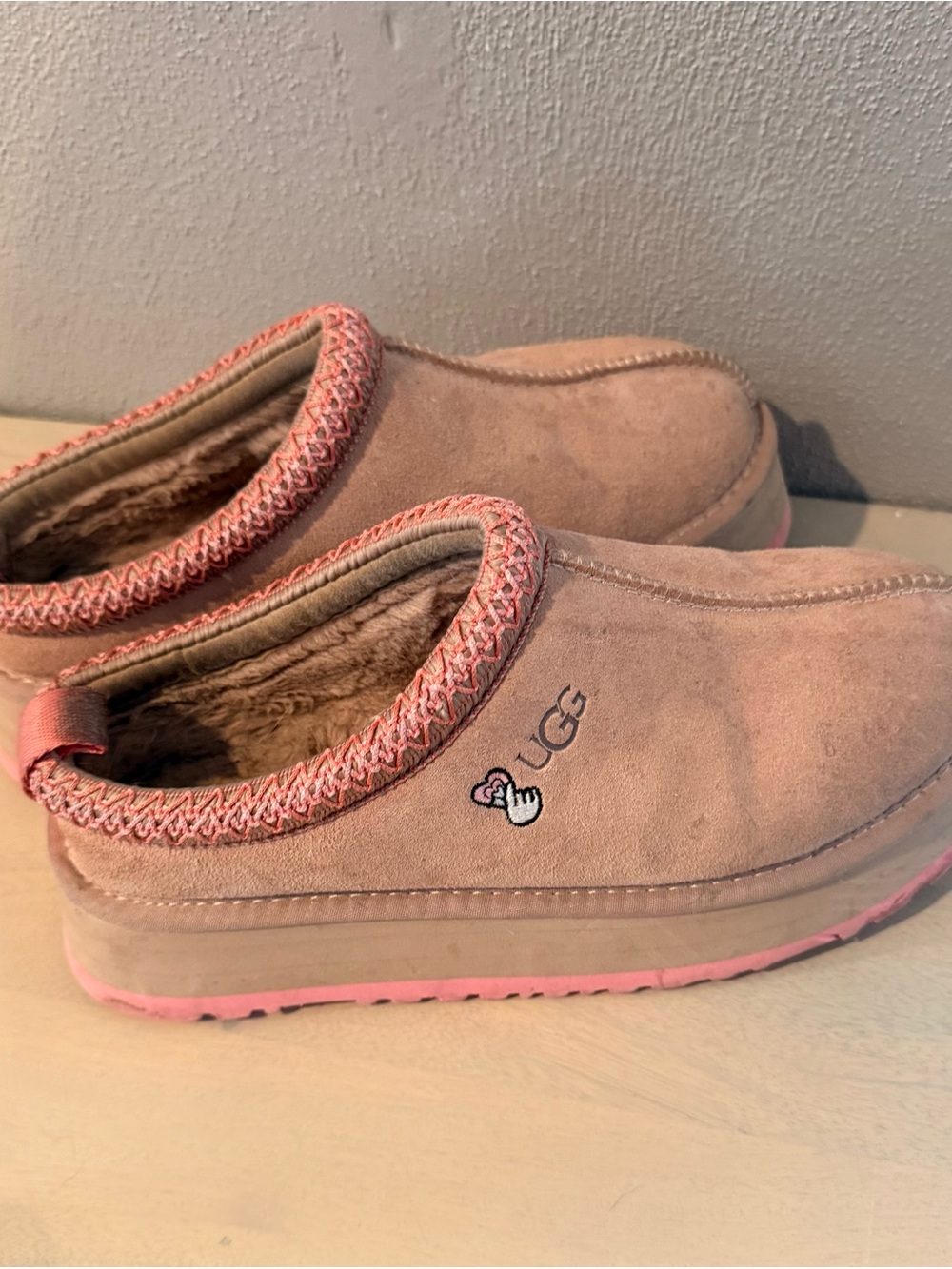 UGG Tazz Love Platform Slipper